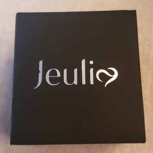 Moissanite diamond in sterling silver ring - Picture 3 of 4